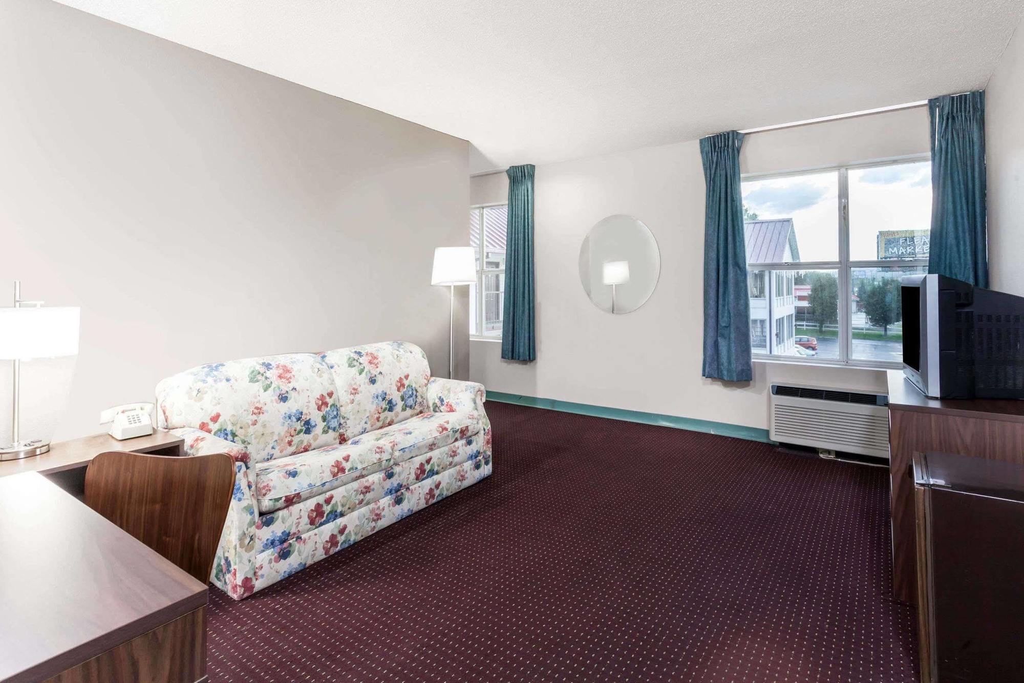 Super 8 By Wyndham Sevierville Riverside Eksteriør bilde